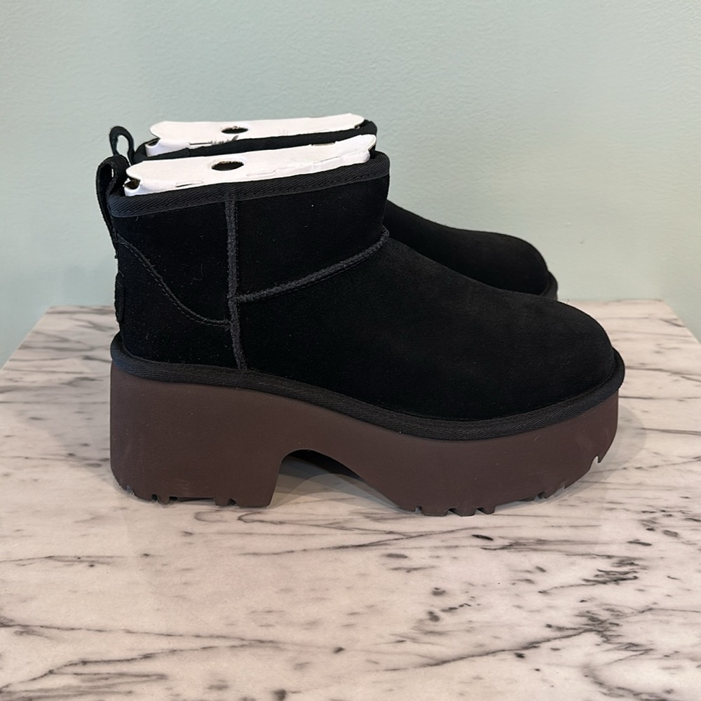 NEW UGG Women's Classic Ultra Mini New Heights Black 7 - Picture 2 of 11